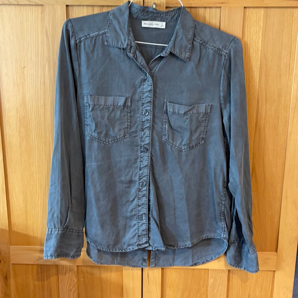 Abercrombie & Fitch, size small blouse gorgeous olive green in color!